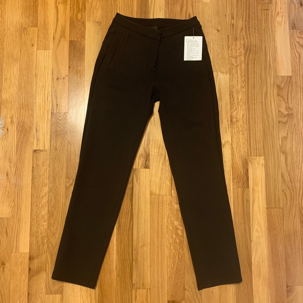 NWT Lululemon “on the move” pants size 2 black